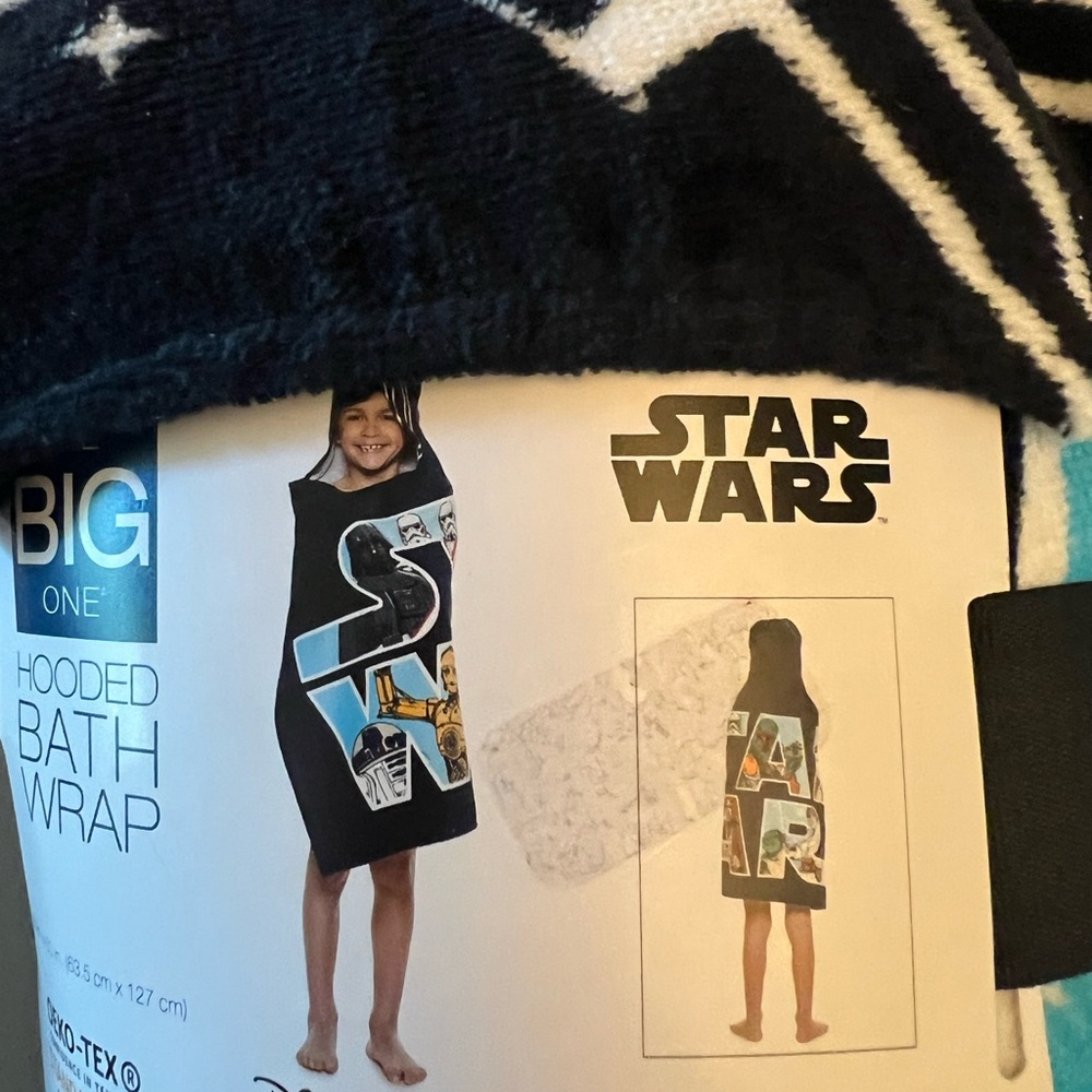 Disney Star Wars Hooded Bath Wrap in Black, Blue & White